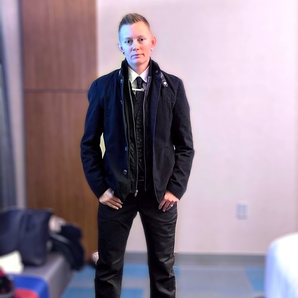 Meet your Posher, Steph - Picture 1 of 1